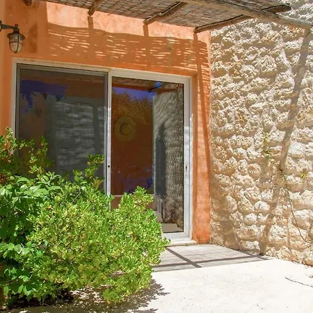 فيلة Katsika *